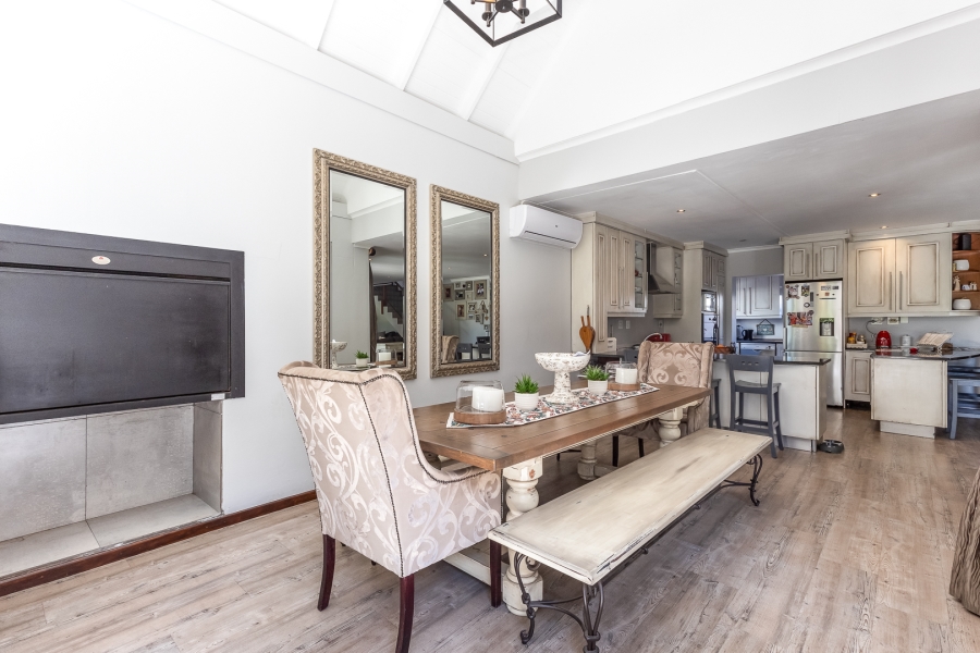 To Let 5 Bedroom Property for Rent in Boschenmeer Golf Country Estate Western Cape